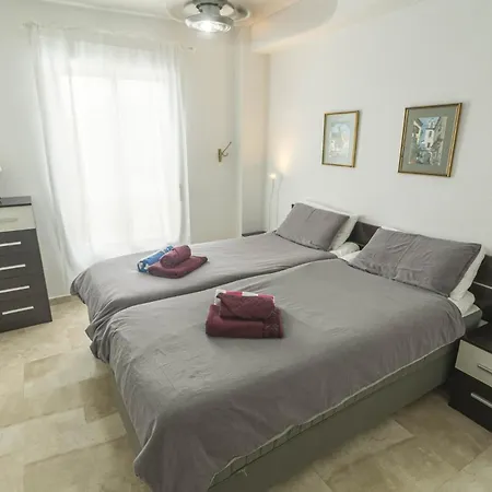 Sun Alba Fuentes Apartment